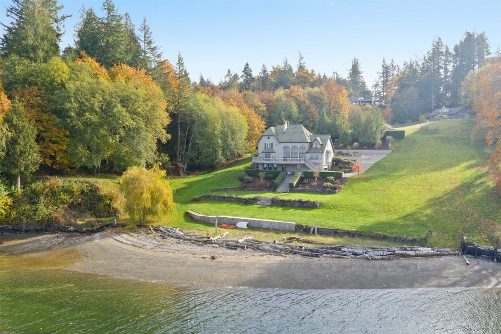 View more about Rosedale Estate - Waterfront Chateau